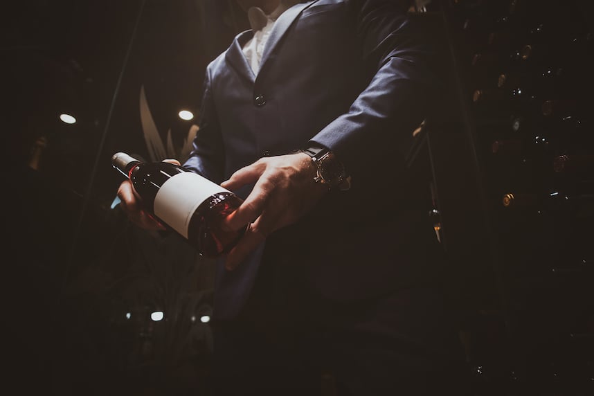 Perch il fondo delle bottiglie di vino  concavo?