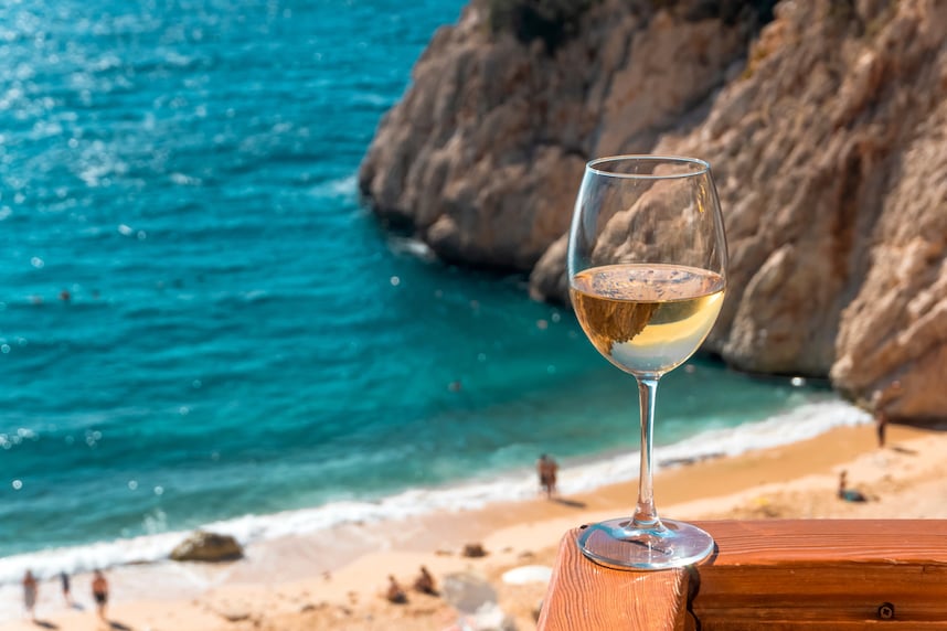 Qual  la temperatura ideale per servire il vino in estate?